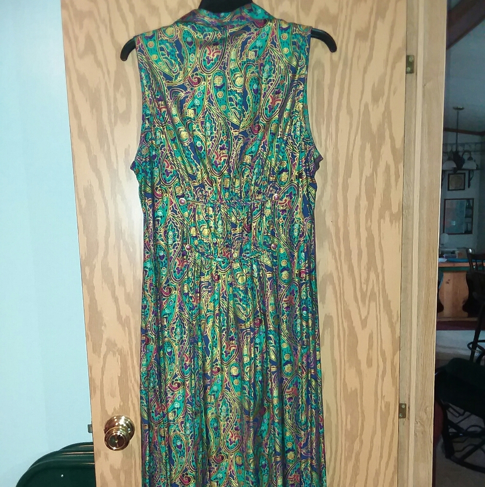Dress - Picture 2 of 5